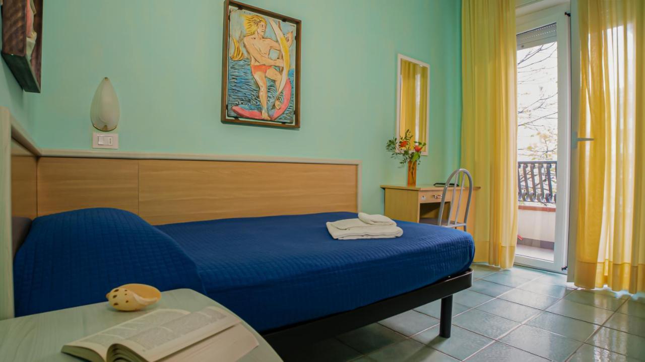 Hotel Plaza Cattolica Esterno foto