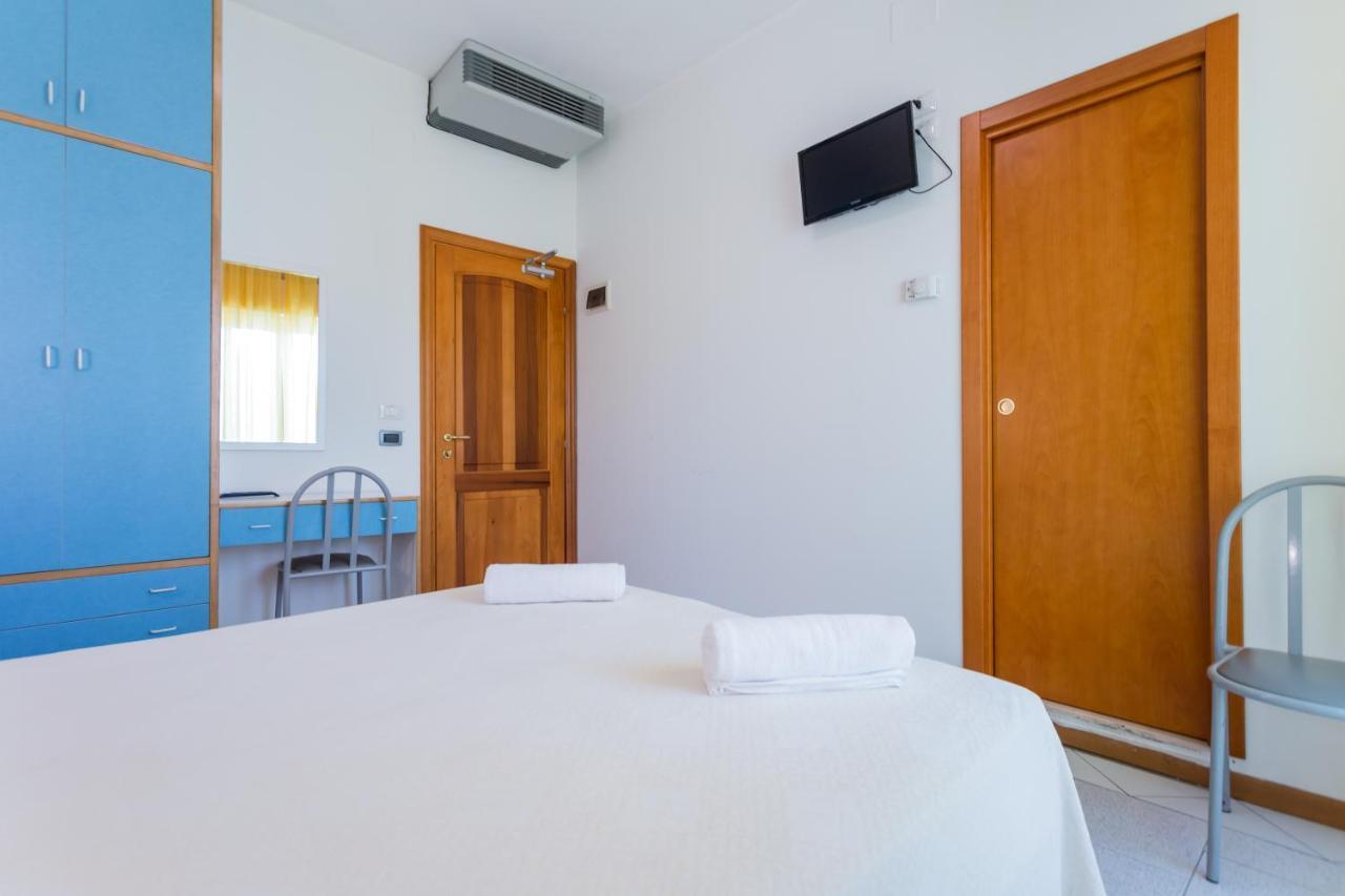 Hotel Plaza Cattolica Esterno foto
